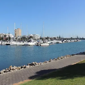 - Marina Retreat Glenelg